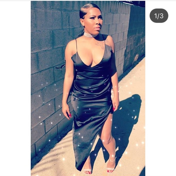 Dress , - Picture 2 of 2